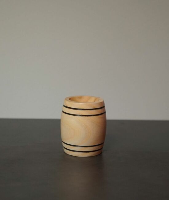 Coquetier en bois tourné en frêne – accessoire de table artisanal en bois